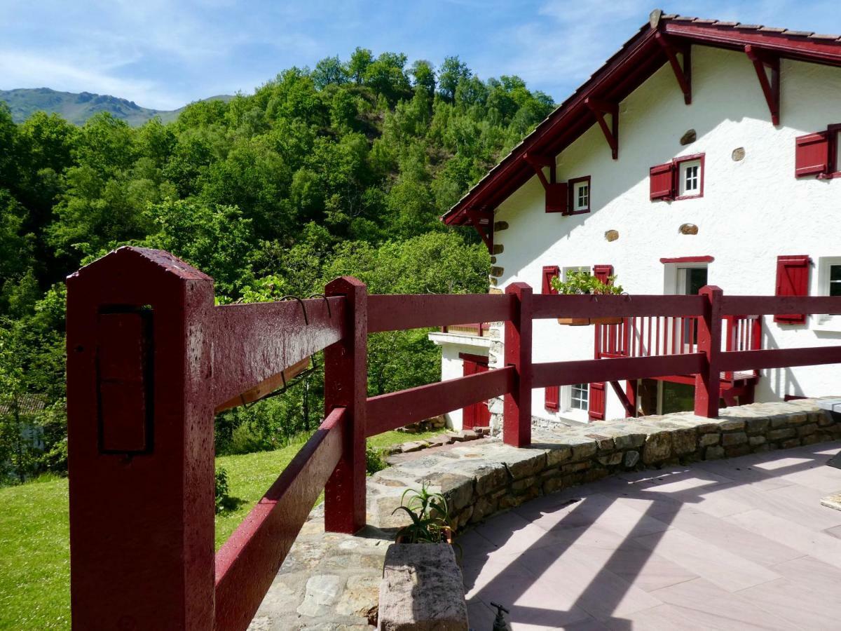 Chambres D'Hotes Agorerreka Saint-Etienne-de-Baigorry Exteriör bild